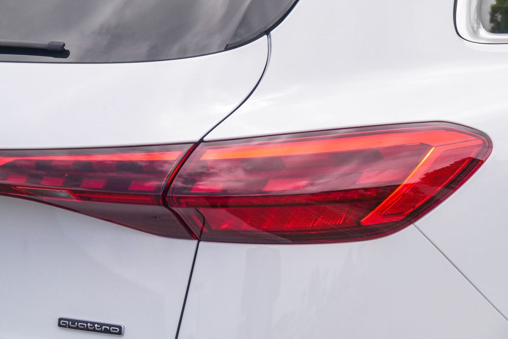 Thumbnail: 2025 Audi Q5 - 20
