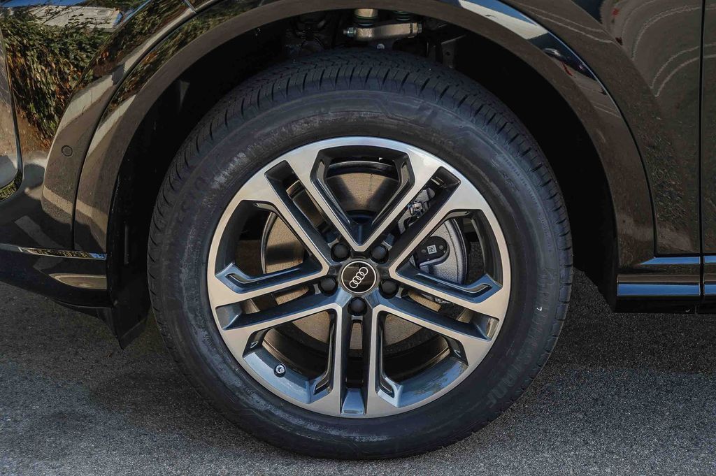 Thumbnail: 2026 Audi Q5 - 7