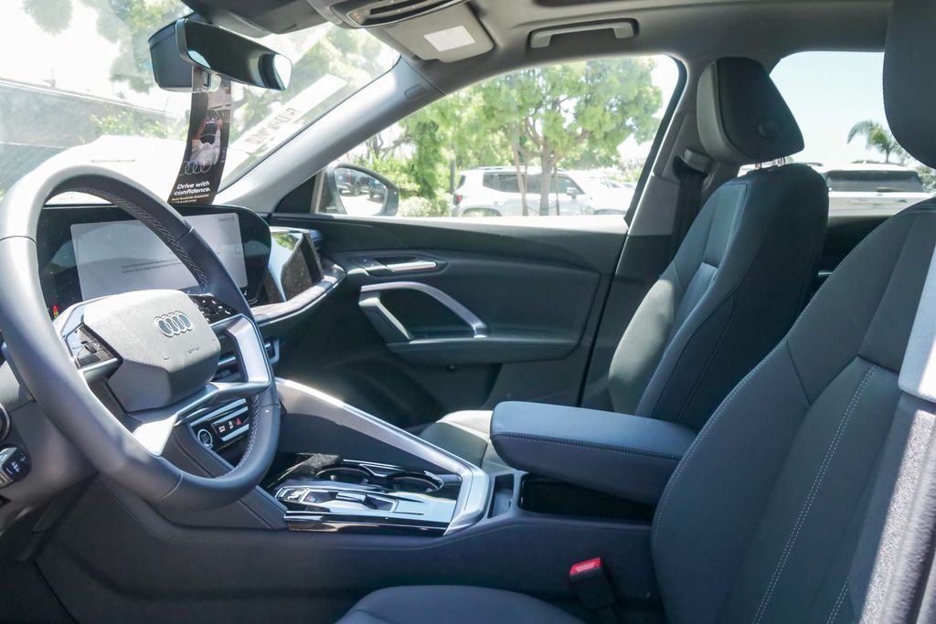 Thumbnail: 2026 Audi Q5 - 11