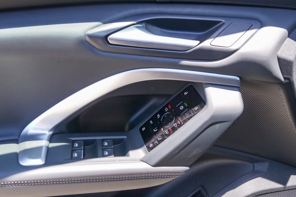 Thumbnail: 2026 Audi Q5 - 22