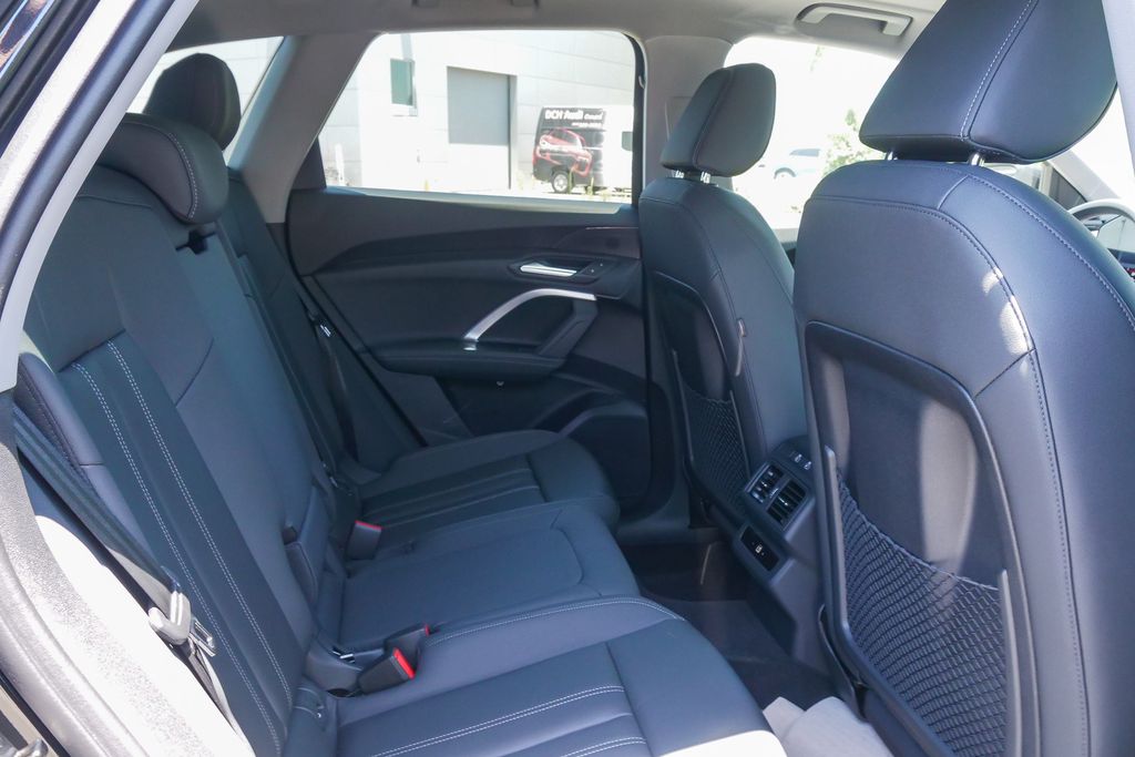 Thumbnail: 2026 Audi Q5 - 12