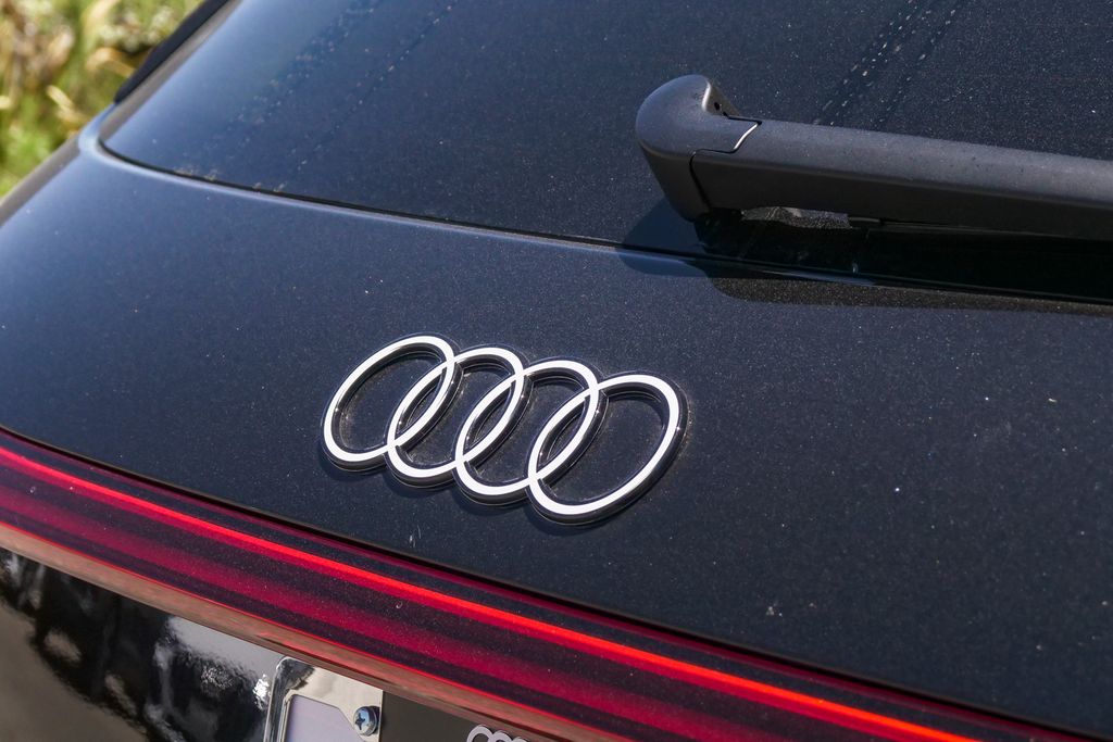 Thumbnail: 2026 Audi Q5 - 6
