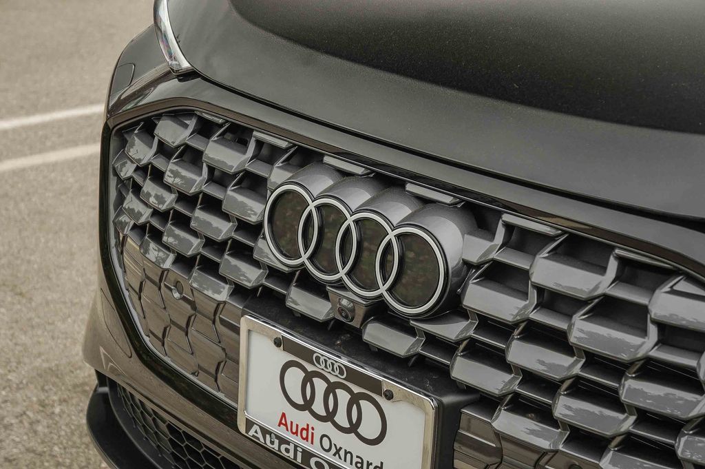 Thumbnail: 2026 Audi Q5 - 6