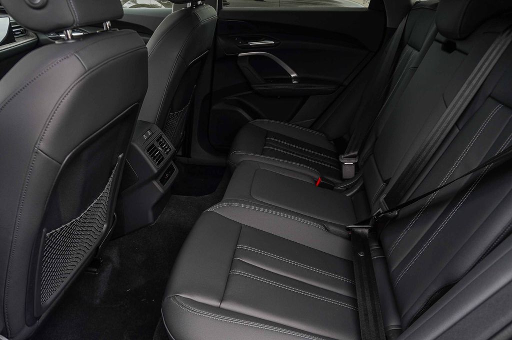 Thumbnail: 2026 Audi Q5 - 12