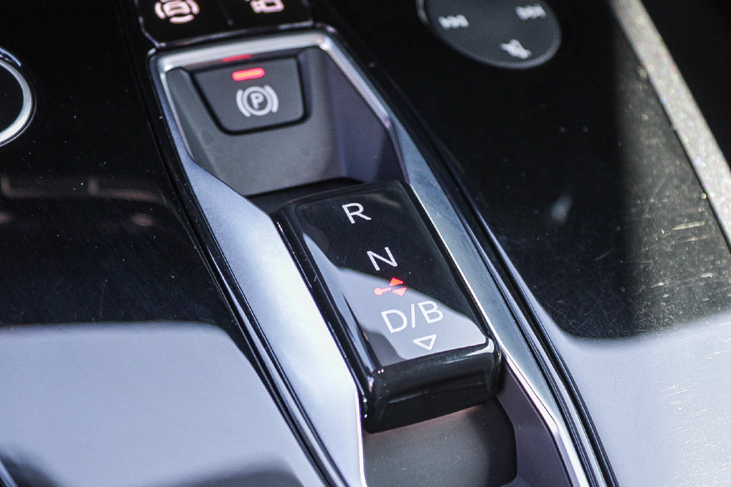 Thumbnail: 2023 Audi Q4 e-tron - 14