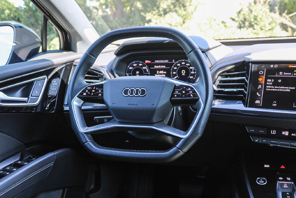 Thumbnail: 2023 Audi Q4 e-tron - 9