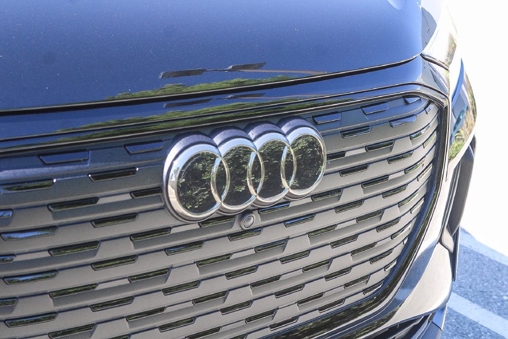 Thumbnail: 2023 Audi Q4 e-tron - 6