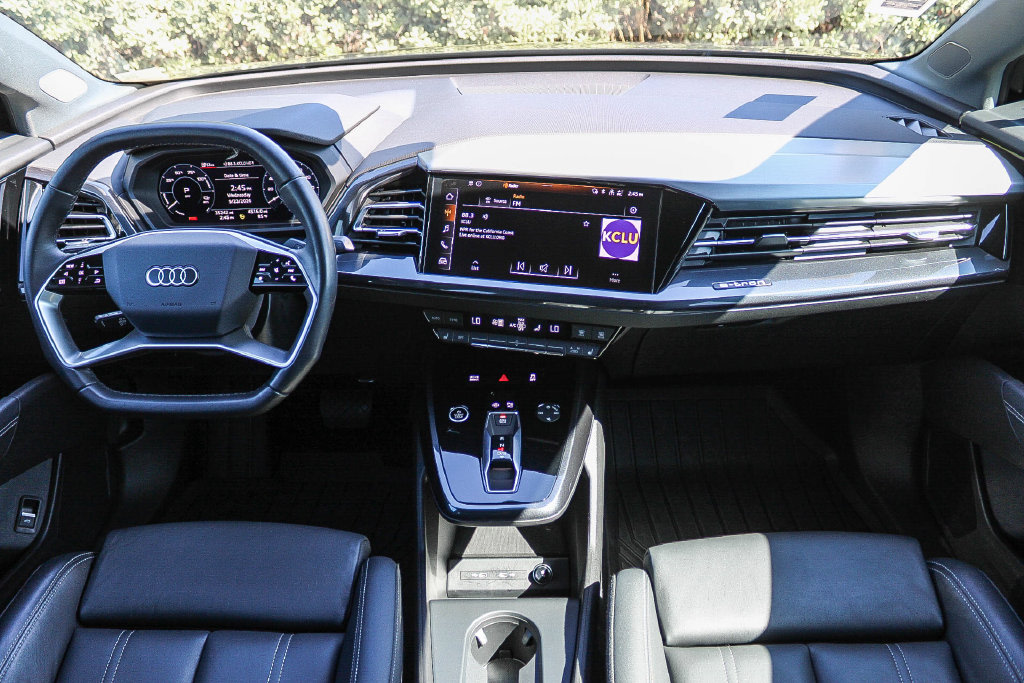 Thumbnail: 2023 Audi Q4 e-tron - 2