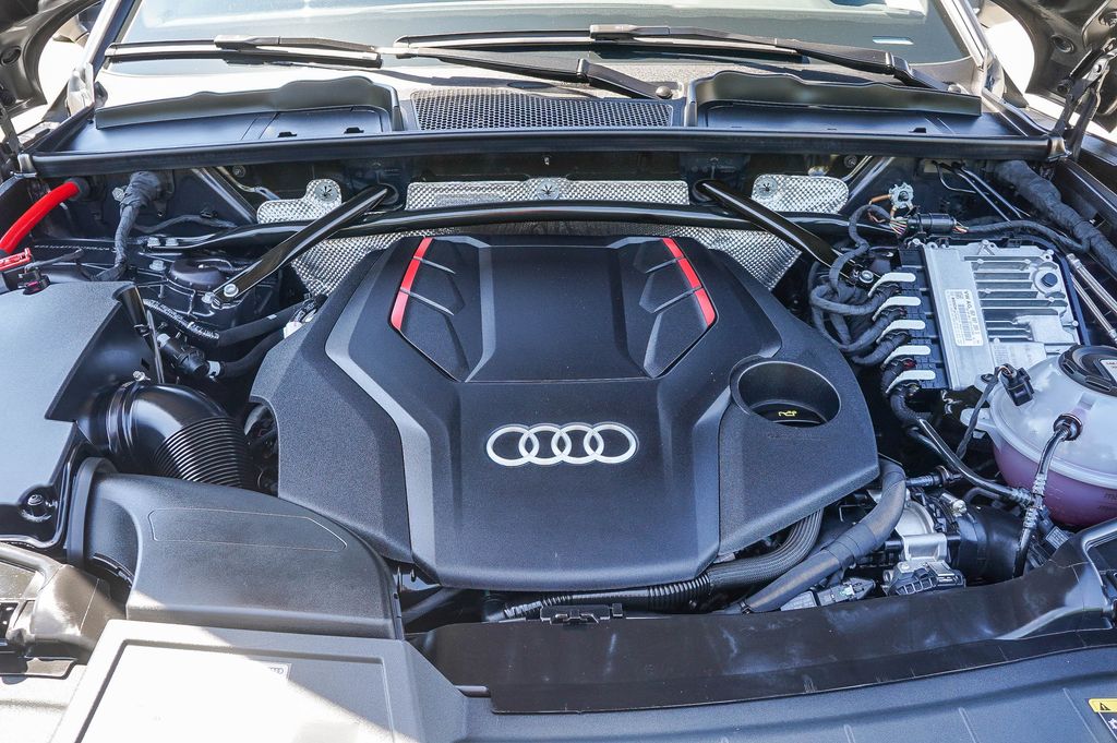 Thumbnail: 2023 Audi SQ5 - 8