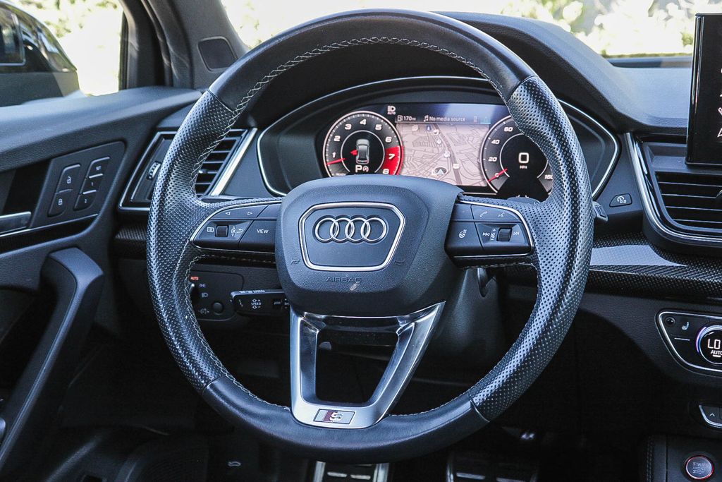 Thumbnail: 2022 Audi SQ5 - 12