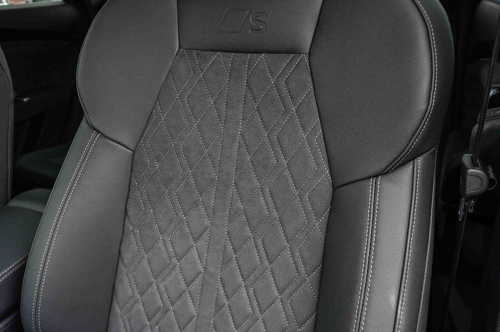 Thumbnail: 2026 Audi SQ5 - 30