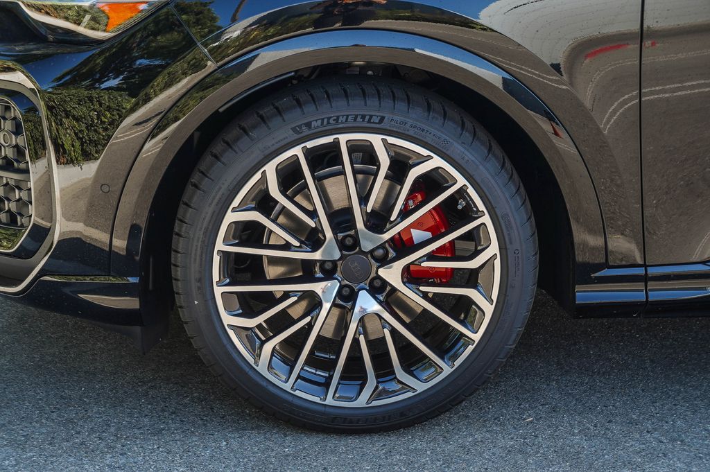 Thumbnail: 2026 Audi SQ5 - 7
