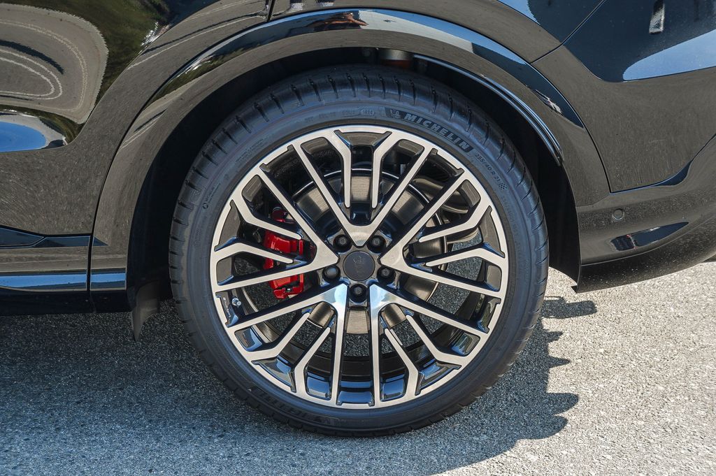 Thumbnail: 2026 Audi SQ5 - 20