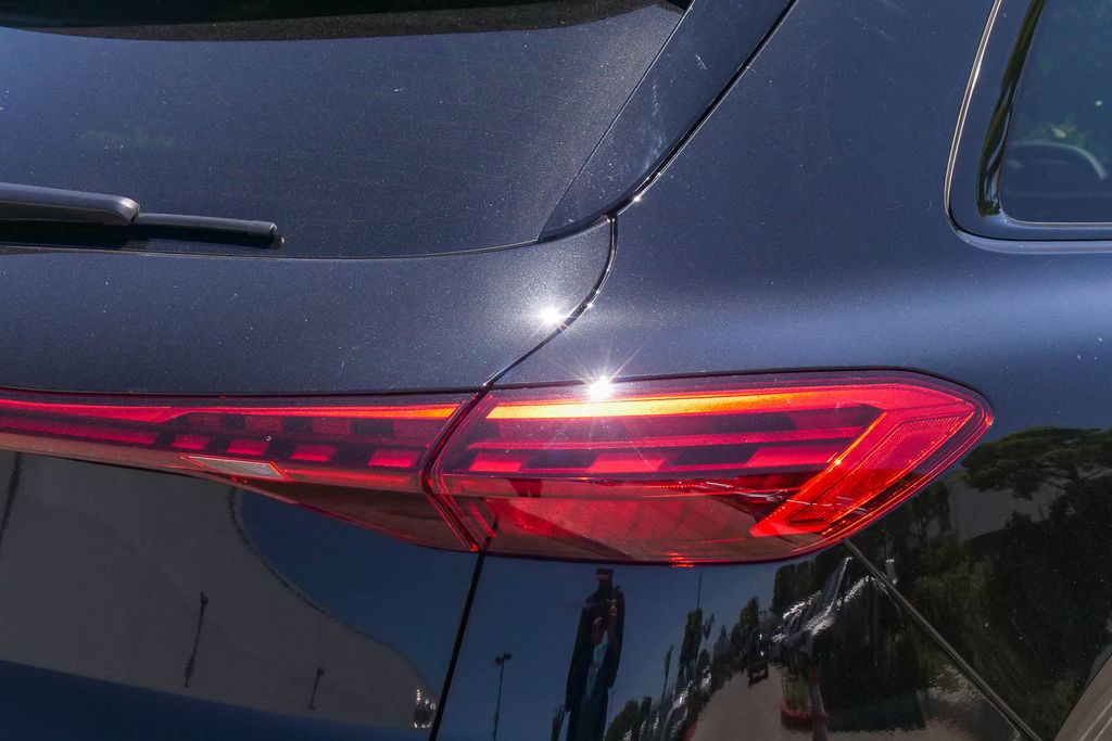 Thumbnail: 2026 Audi SQ5 - 20