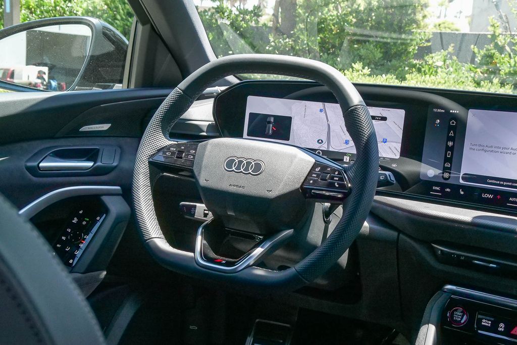 Thumbnail: 2026 Audi SQ5 - 13