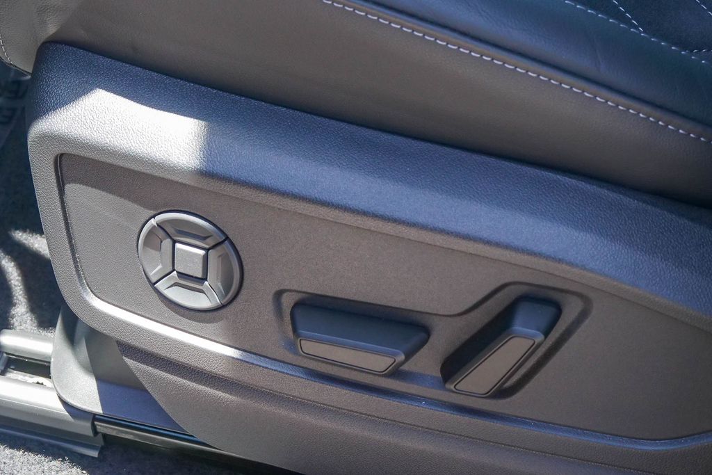 Thumbnail: 2026 Audi SQ5 - 22