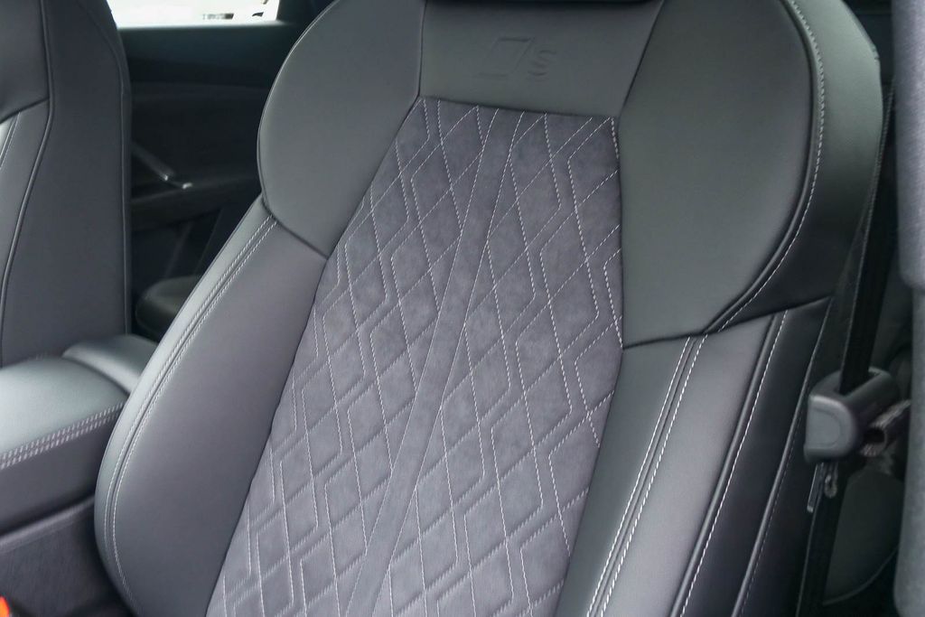 Thumbnail: 2026 Audi SQ5 - 23