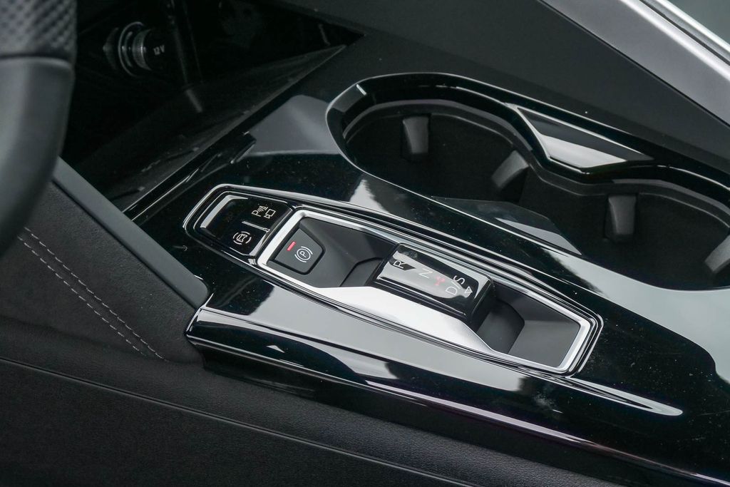 Thumbnail: 2026 Audi SQ5 - 14