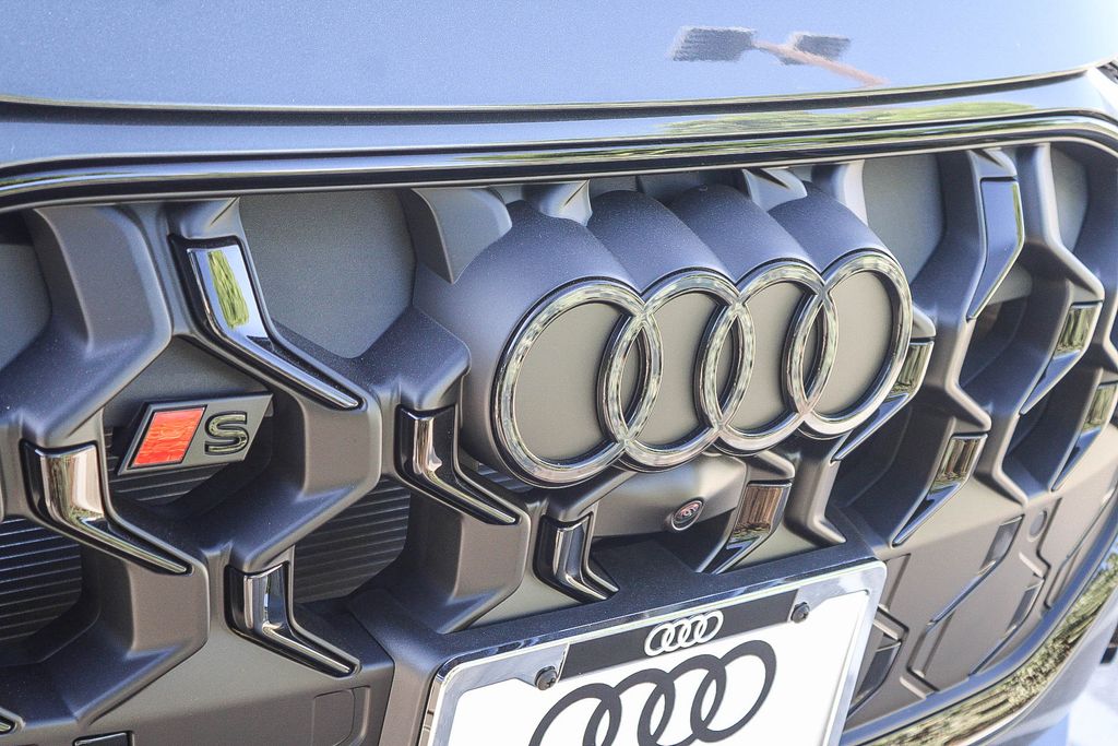 Thumbnail: 2026 Audi SQ5 - 21