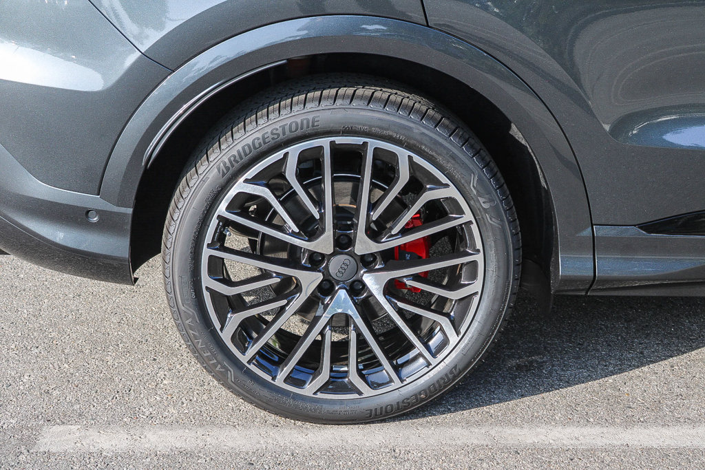 Thumbnail: 2026 Audi SQ5 - 5