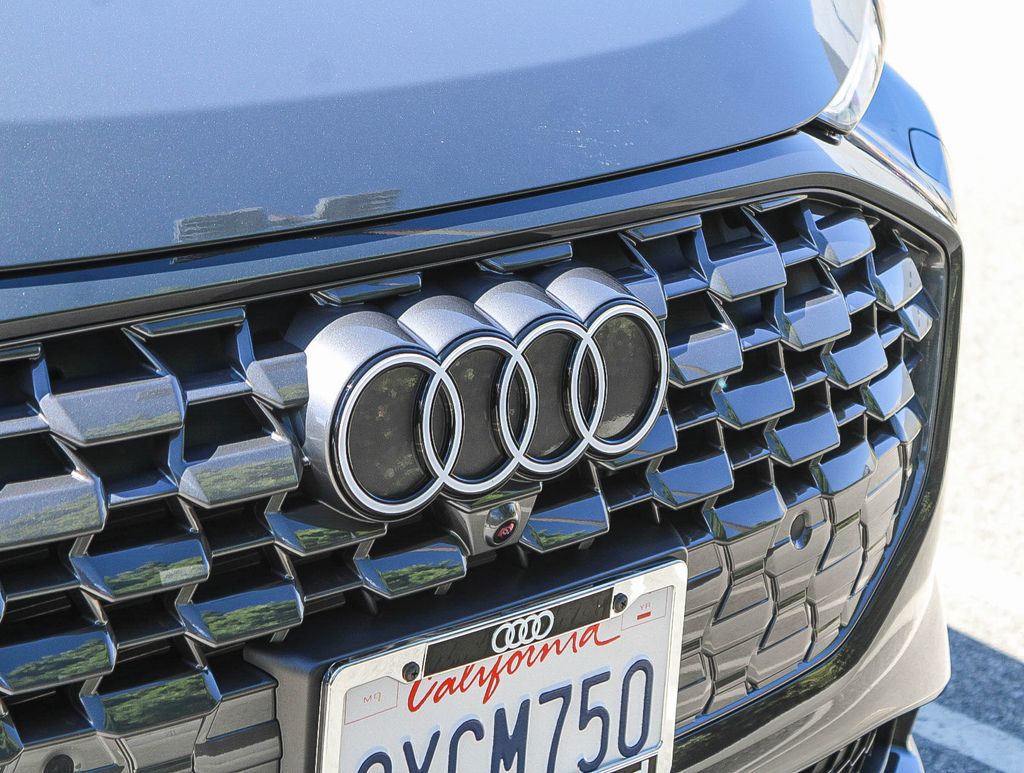 Thumbnail: 2025 Audi Q5 - 22