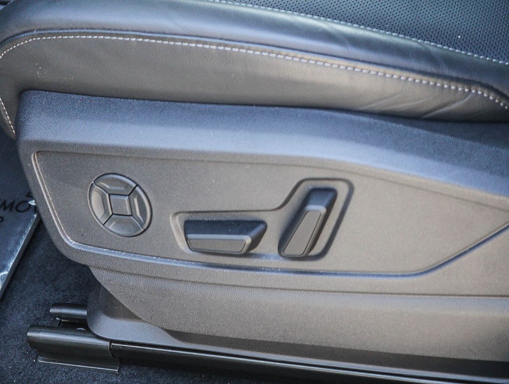 Thumbnail: 2025 Audi Q5 - 25