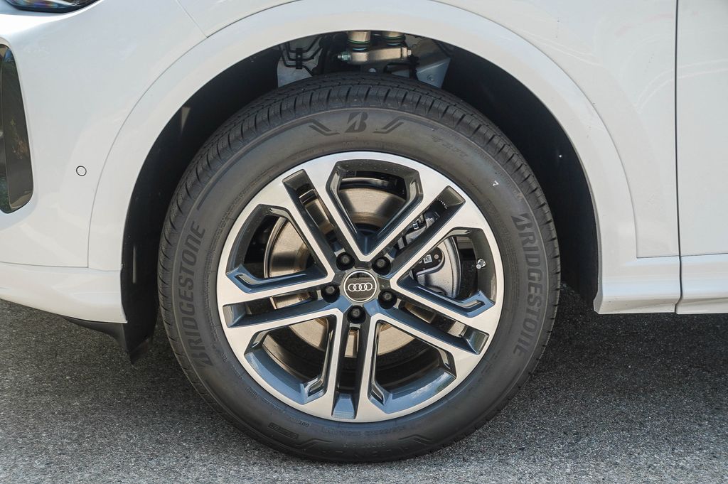 Thumbnail: 2026 Audi Q5 - 7