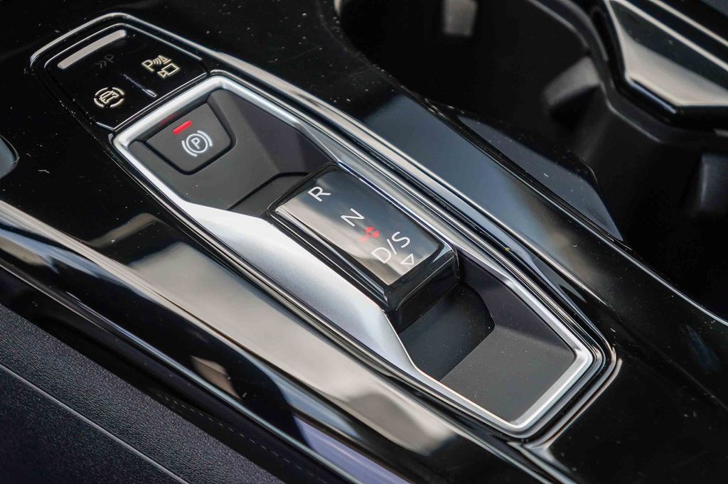 Thumbnail: 2025 Audi Q5 - 14