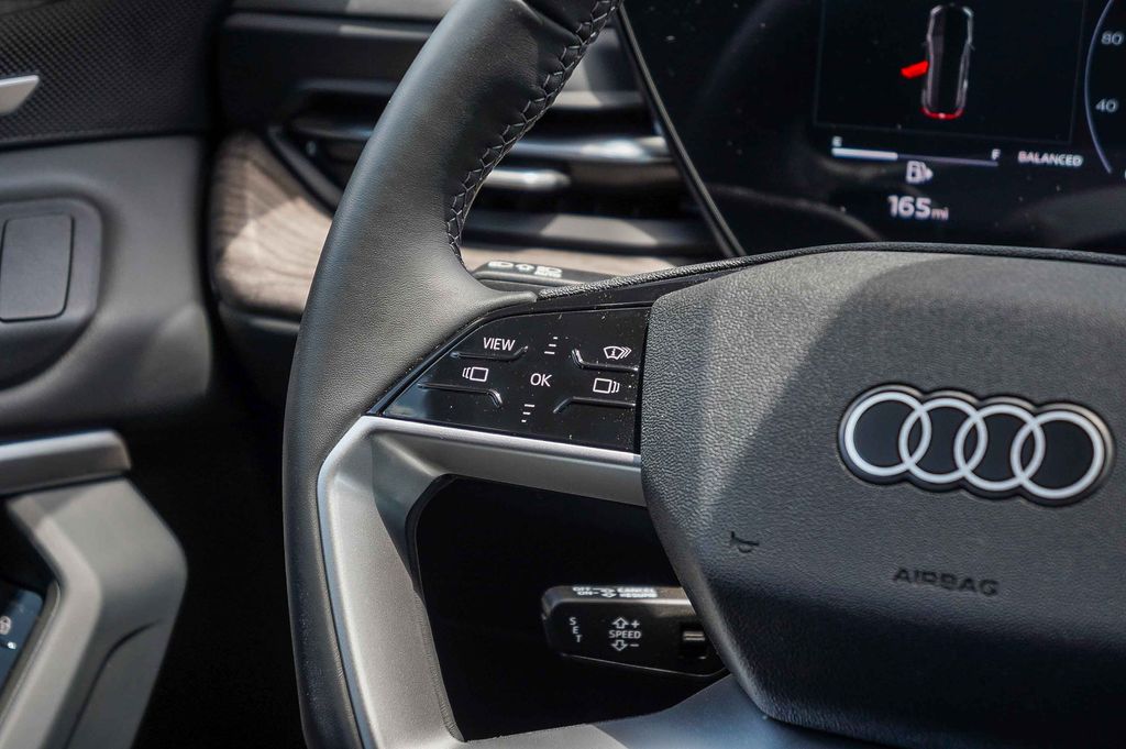 Thumbnail: 2025 Audi Q5 - 23
