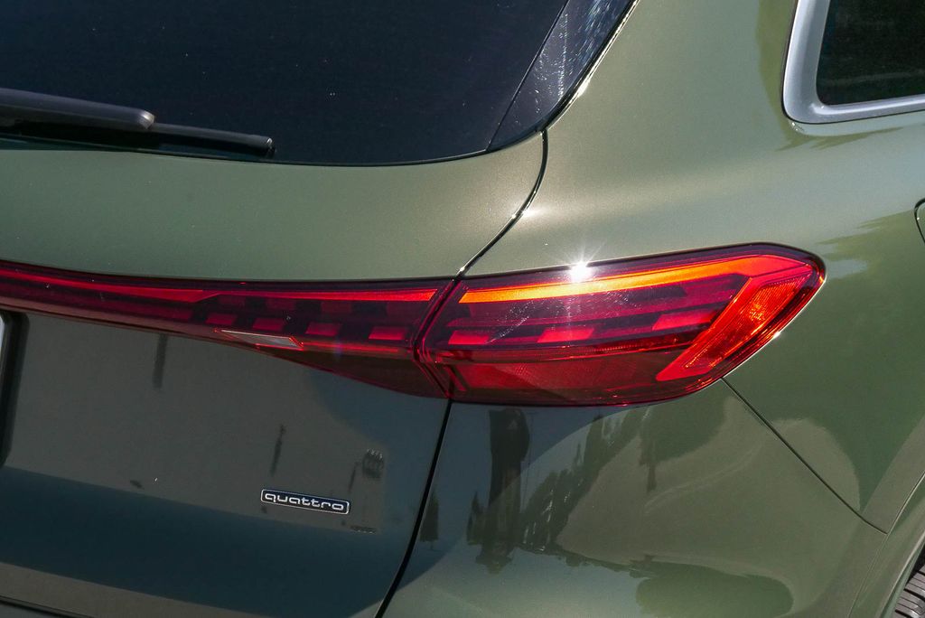 Thumbnail: 2025 Audi Q5 - 21