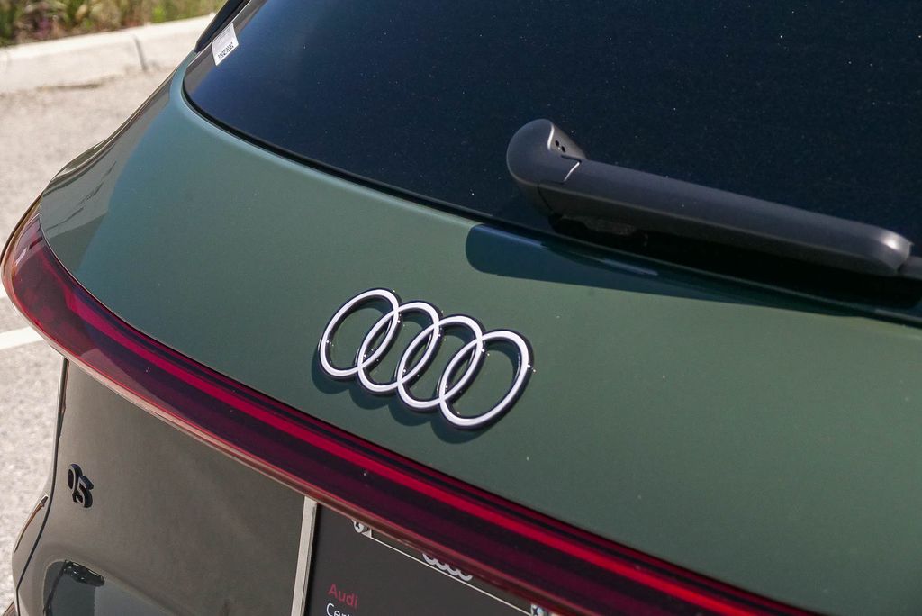 Thumbnail: 2025 Audi Q5 - 22