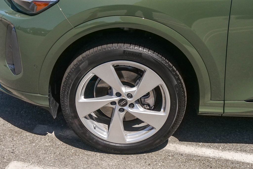 Thumbnail: 2025 Audi Q5 - 7