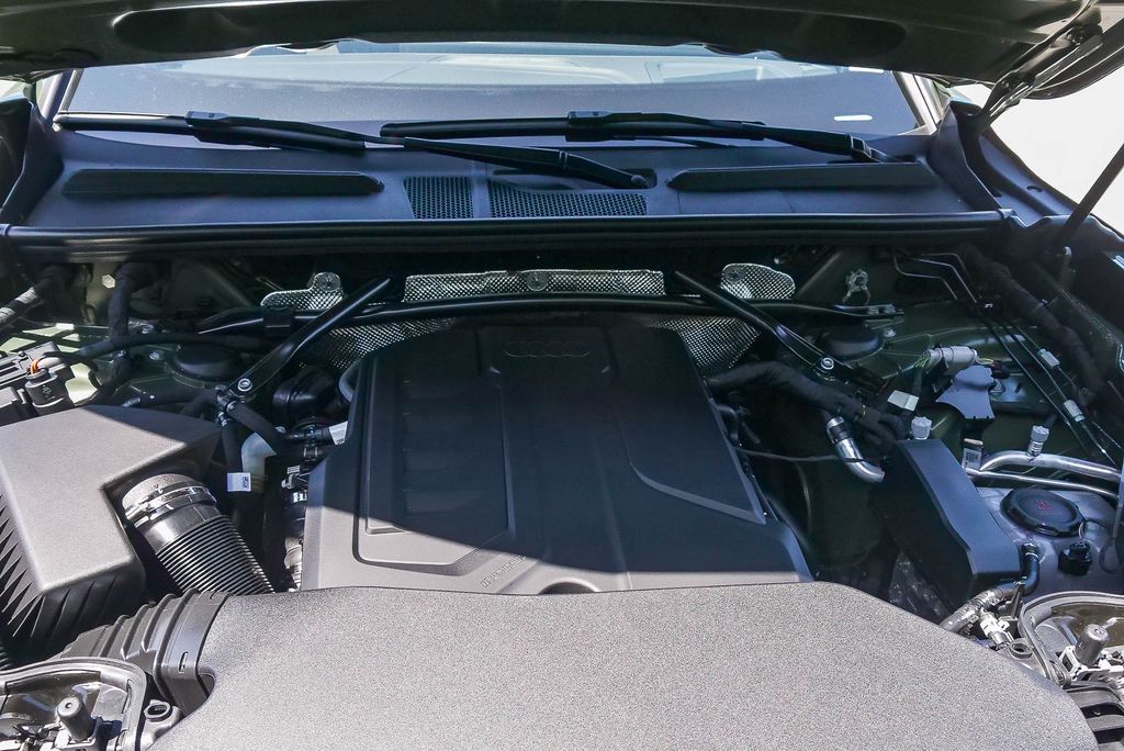 Thumbnail: 2025 Audi Q5 - 8