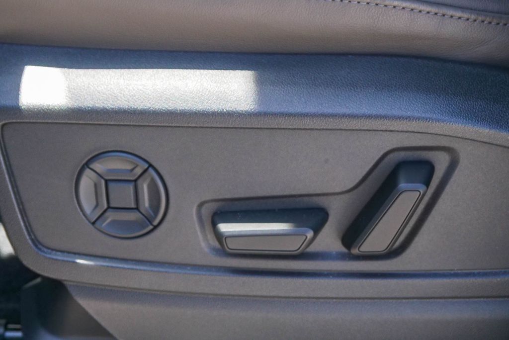 Thumbnail: 2025 Audi Q5 - 24