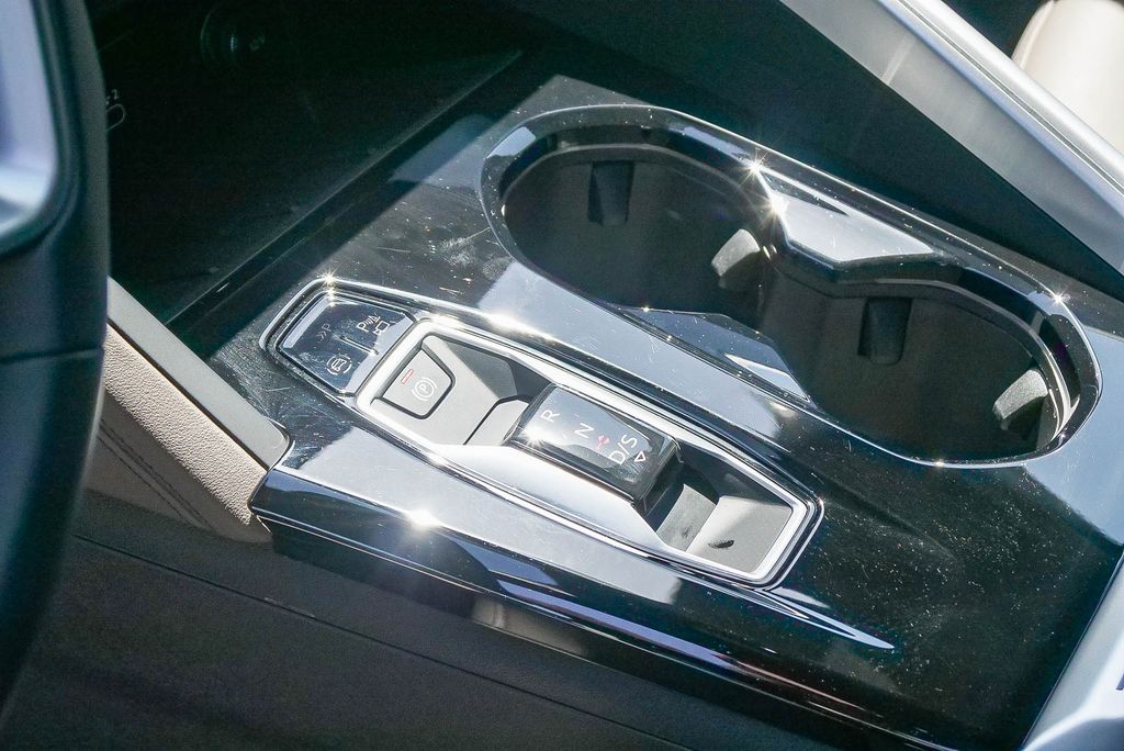 Thumbnail: 2025 Audi Q5 - 14