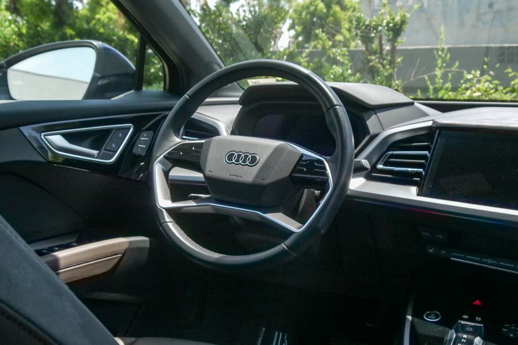Thumbnail: 2024 Audi Q4 e-tron - 13