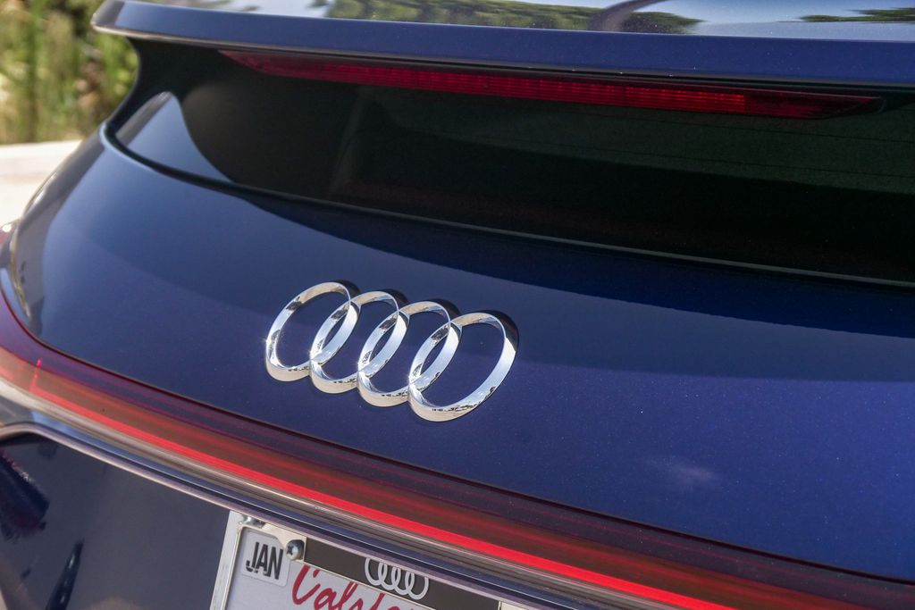 Thumbnail: 2024 Audi Q4 e-tron - 6