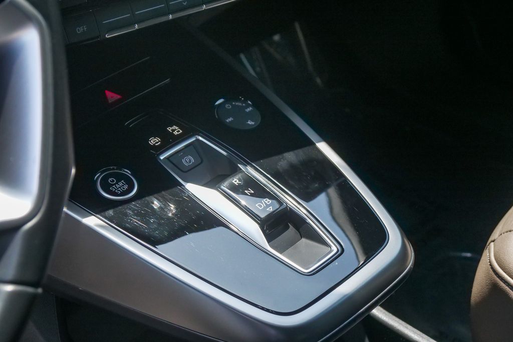 Thumbnail: 2024 Audi Q4 e-tron - 15