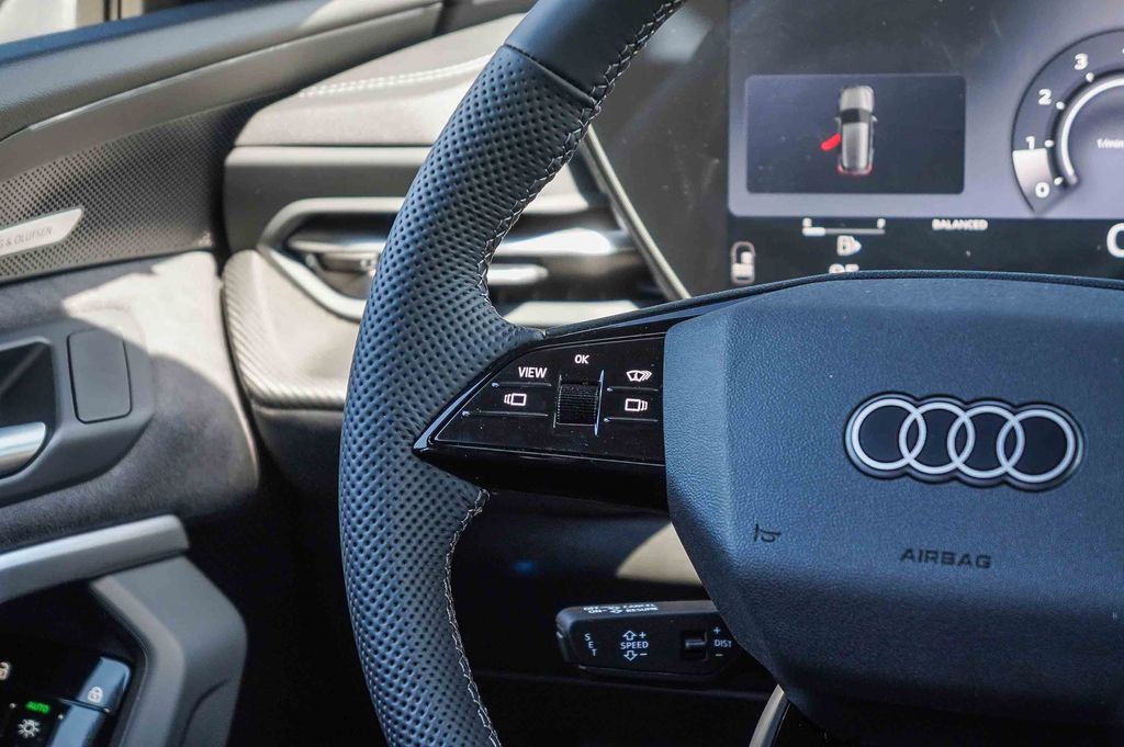 Thumbnail: 2026 Audi SQ5 - 22
