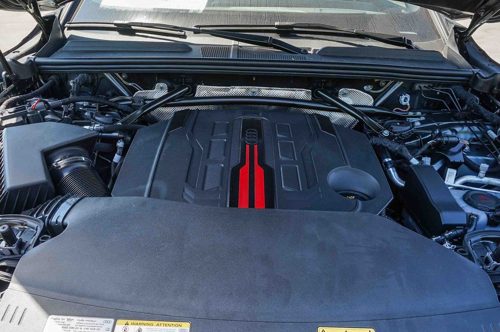 Thumbnail: 2026 Audi SQ5 - 8