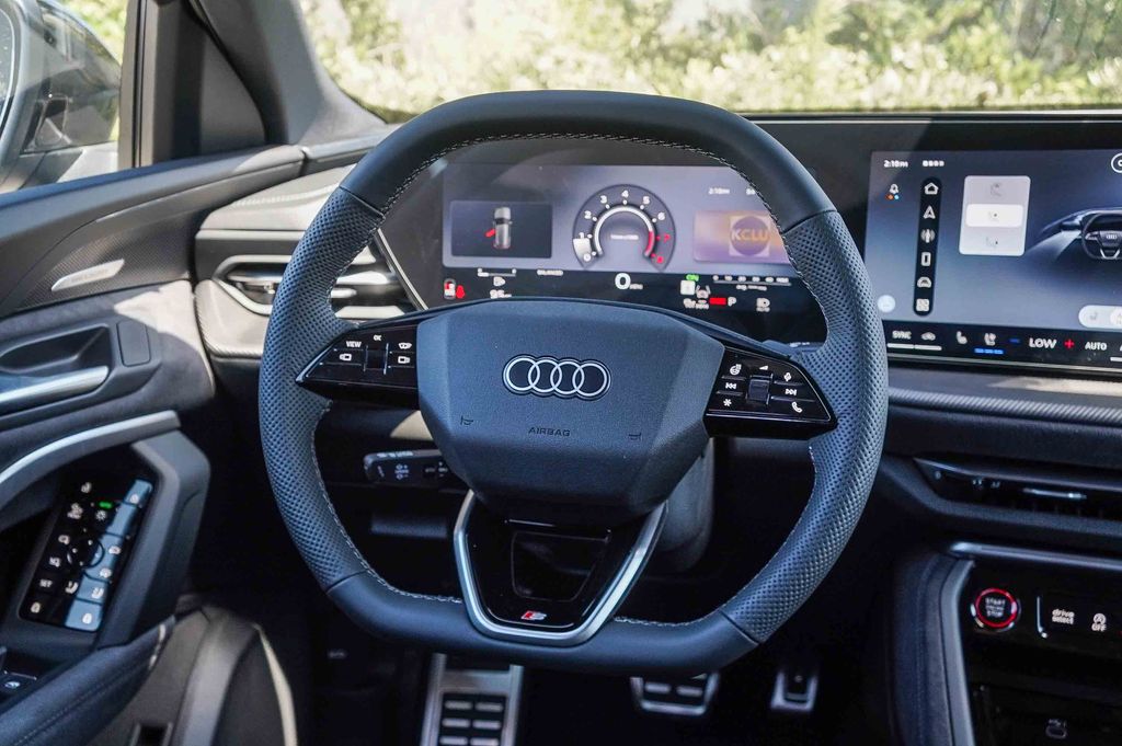 Thumbnail: 2026 Audi SQ5 - 9