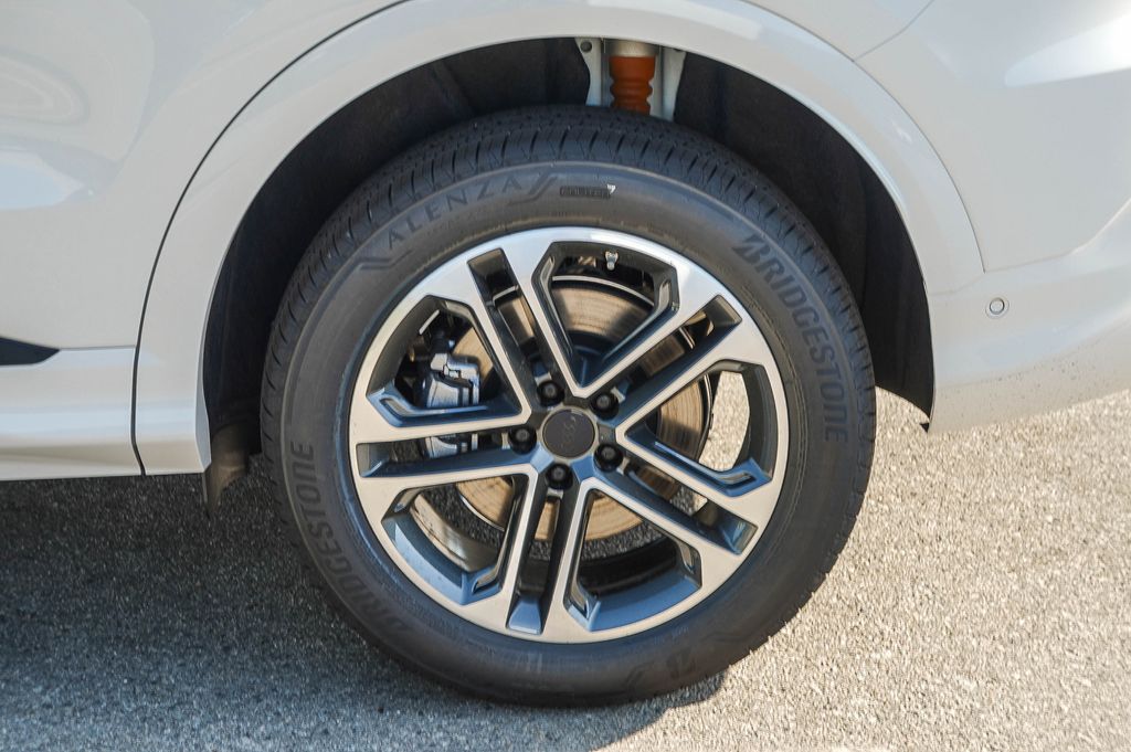 Thumbnail: 2026 Audi Q5 - 21