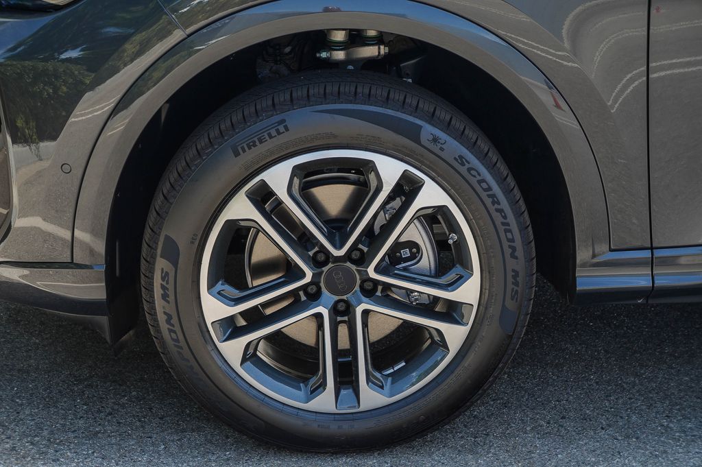 Thumbnail: 2026 Audi Q5 - 7