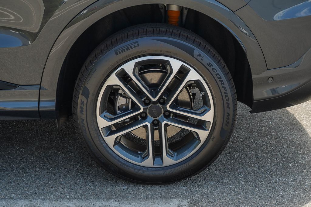 Thumbnail: 2026 Audi Q5 - 22