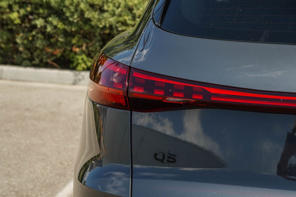 Thumbnail: 2026 Audi Q5 - 6