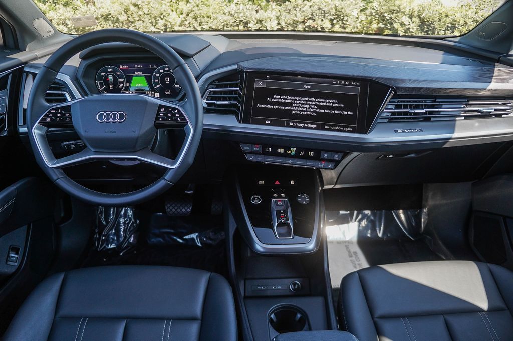 Thumbnail: 2024 Audi Q4 e-tron - 2