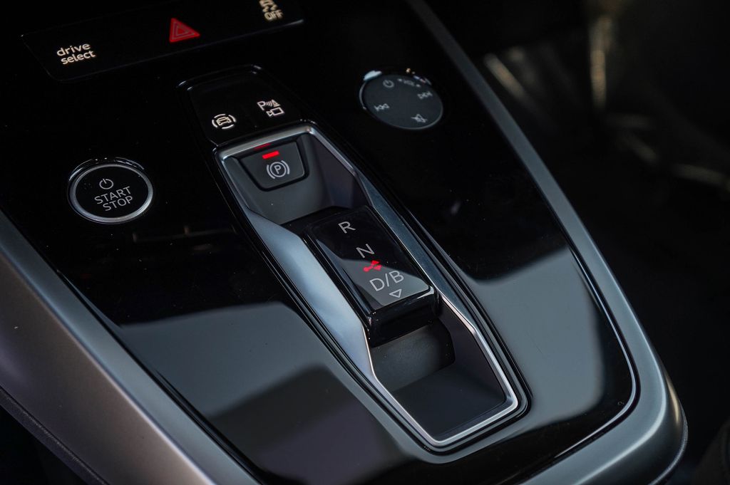 Thumbnail: 2024 Audi Q4 e-tron - 15