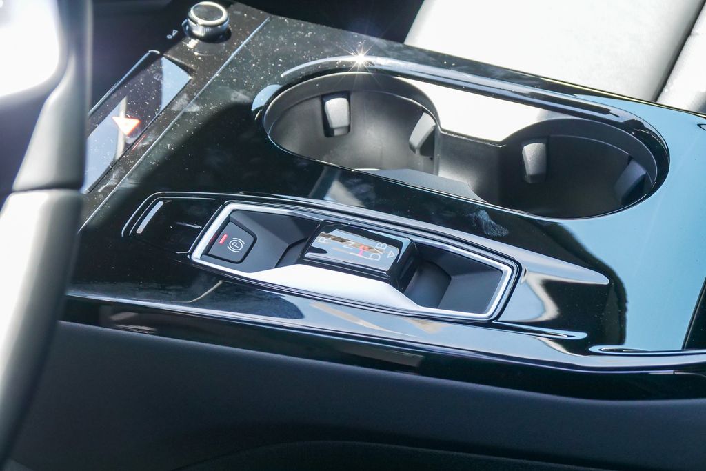 Thumbnail: 2027 Audi Q6 e-tron - 14