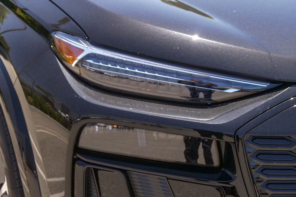 Thumbnail: 2027 Audi Q6 e-tron - 17