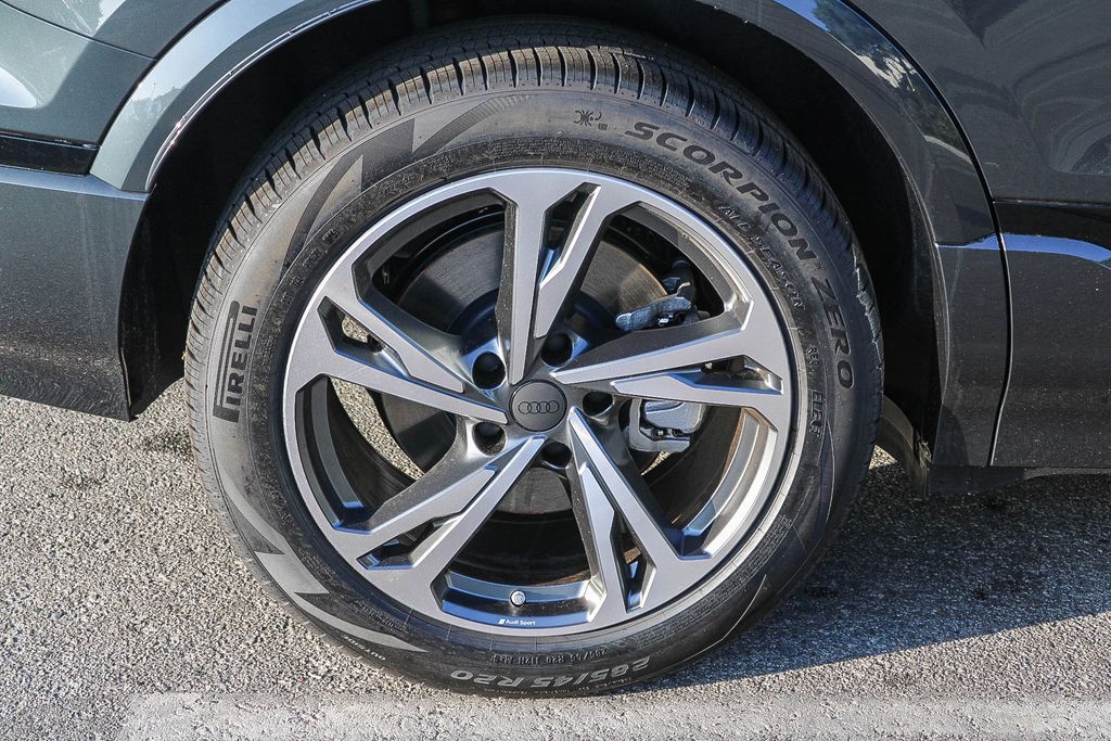 Thumbnail: 2027 Audi Q6 e-tron - 6